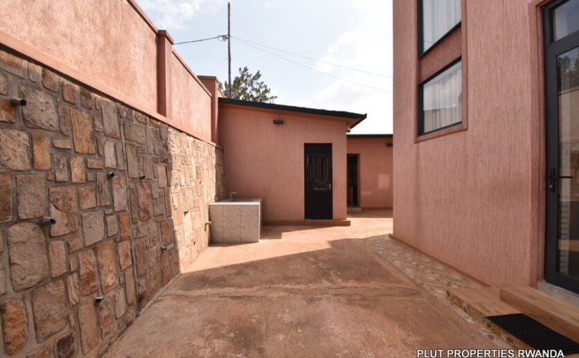 Rebero Villa for rent plut properties (8)