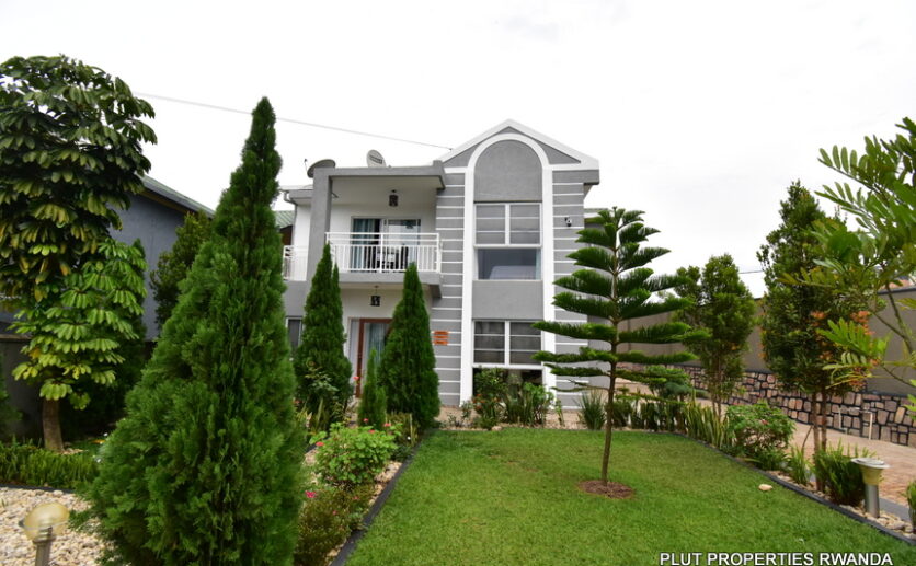 Beautiful house for rent in Nyarutarama plut properties (12)