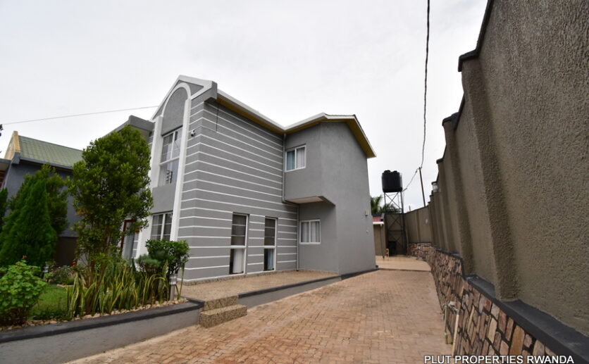 Beautiful house for rent in Nyarutarama plut properties (13)