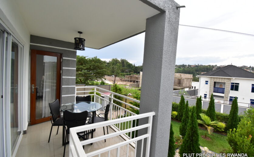 Beautiful house for rent in Nyarutarama plut properties (9)