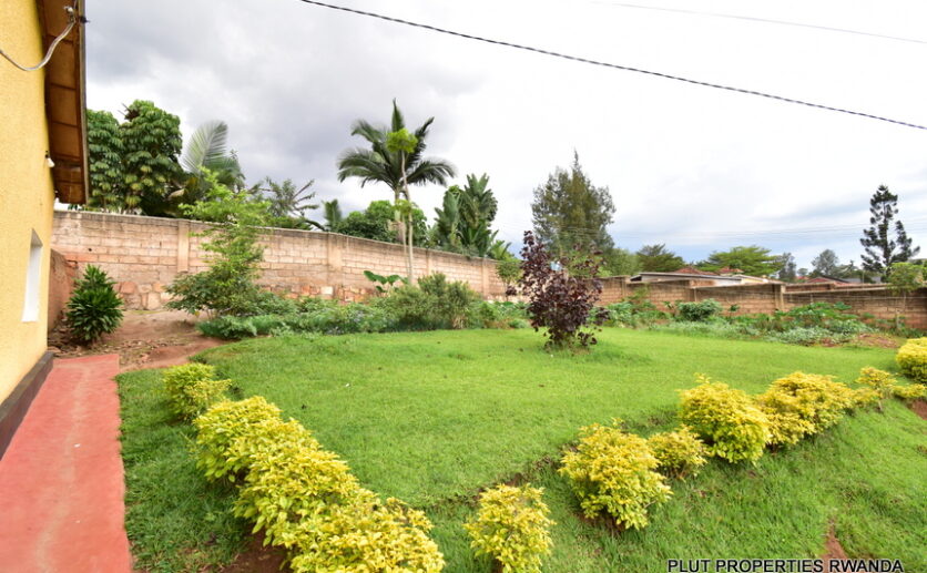 Big plot for sale plut properties (2)