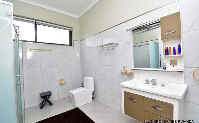 Gacuriro Kigali House for rent plut properties (17)