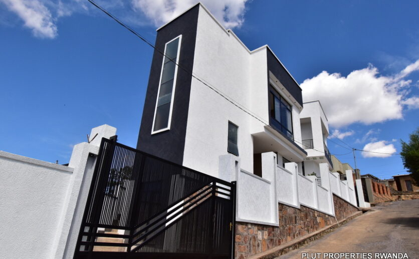 House for rent in Gacuriro plut properties (2)