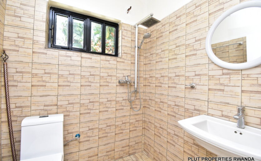 Houses for rent in Kiyovu plut properties (2)