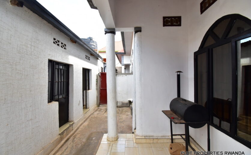 House for rent in Kanombe plut properties (11)