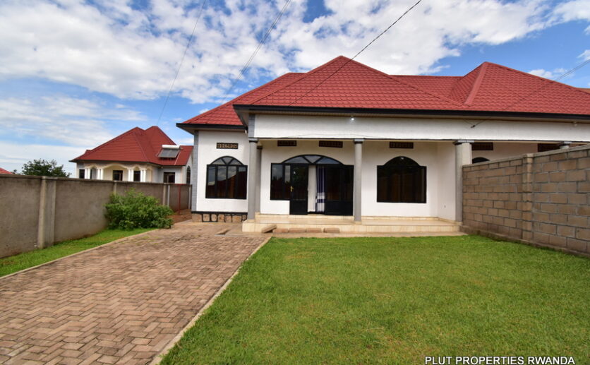 House for rent in Kanombe plut properties (12)