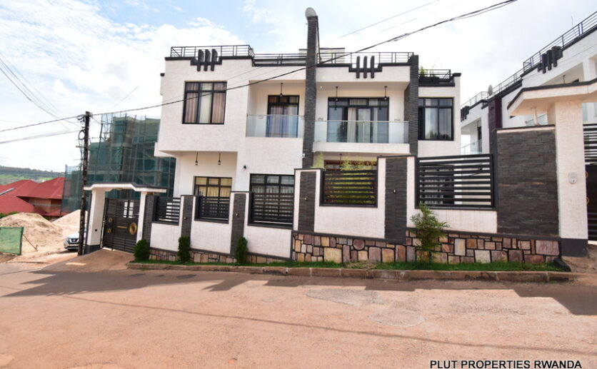 House for rent in Rebero plut properties (14)