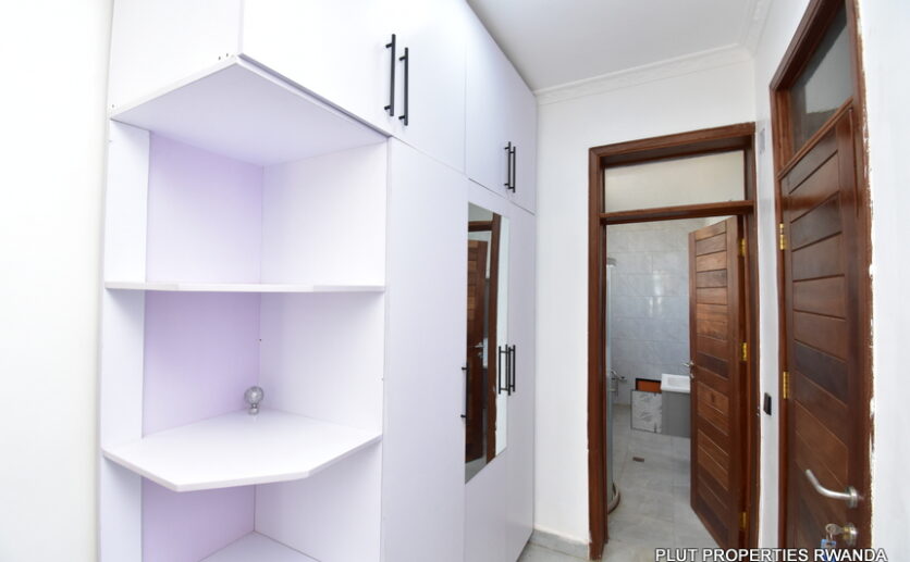 House for rent in Rebero plut properties (2)