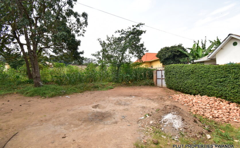 Big land for sale in Kinyinya plut properties (4)