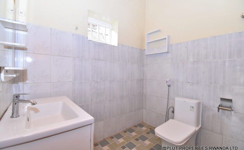 4 bedrooms house for sale in Kibagabaga plut properties (10)