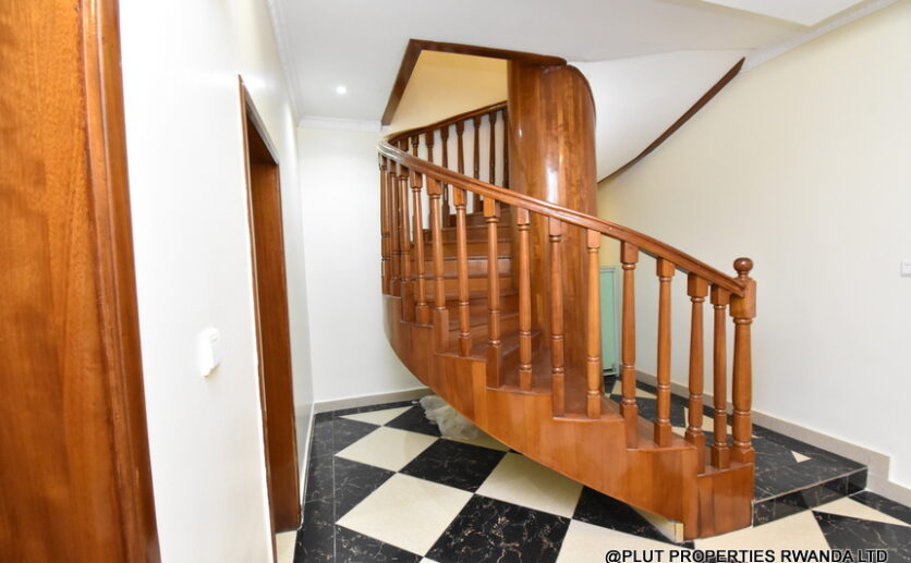 5 big rooms for rent in Kigali plut properties (5)