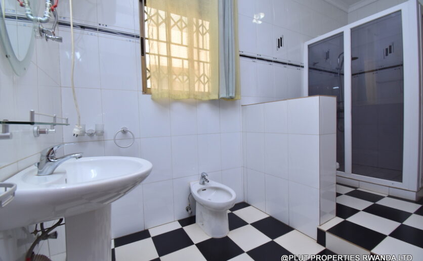 5 big rooms for rent in Kigali plut properties (8)