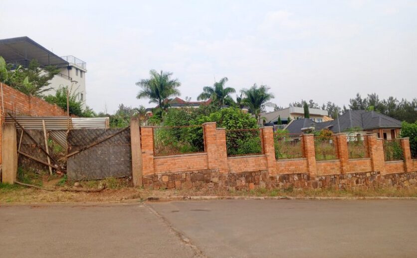 Big plot for sale in Kibagabaga plut properties (3)