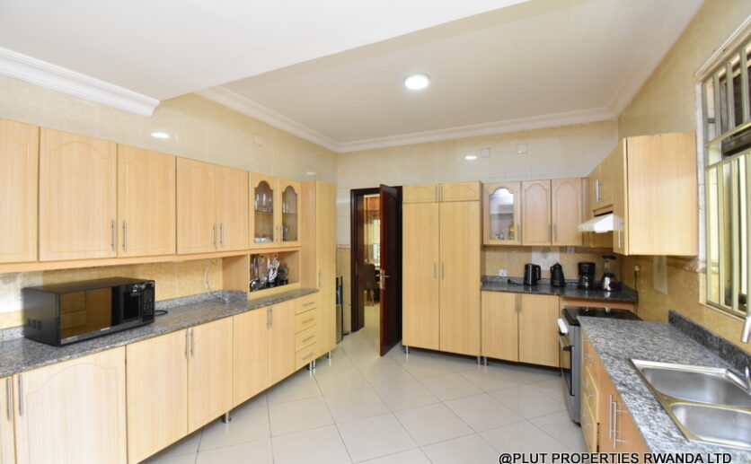 House for rent in Kigali plut properties (4)