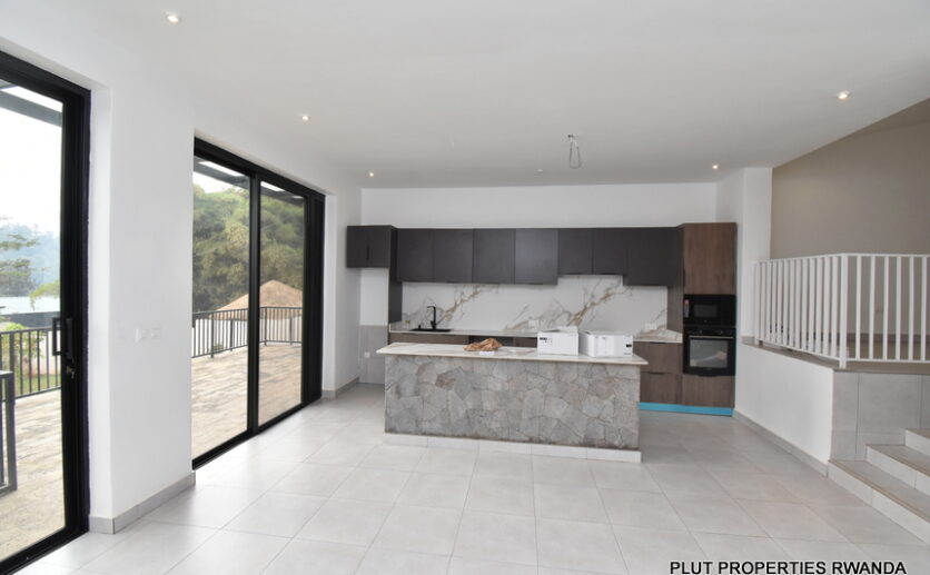 Unfurnished house for rent in Kiyovu plut properties (11)