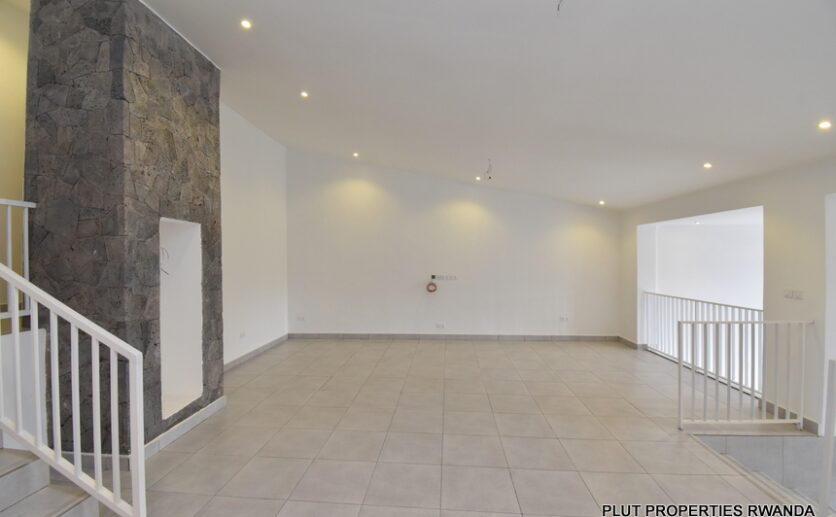 Unfurnished house for rent in Kiyovu plut properties (9)
