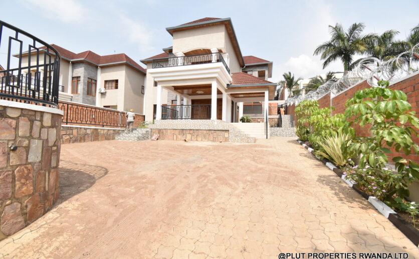 Unfurnished house in Kibagabaga plut properties (3)