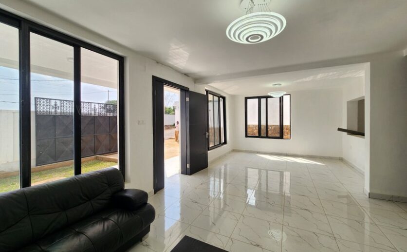 WhatsApp Image 2025-08-14 at 13.41.03_f81fb004