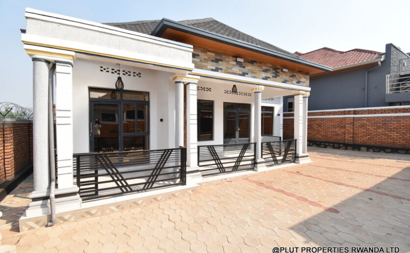 4 Big bedroom house for sale in Kanombe plut properties (3)