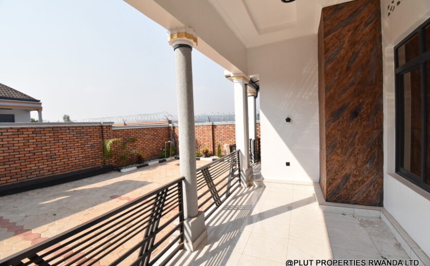 4 Big bedroom house for sale in Kanombe plut properties (4)