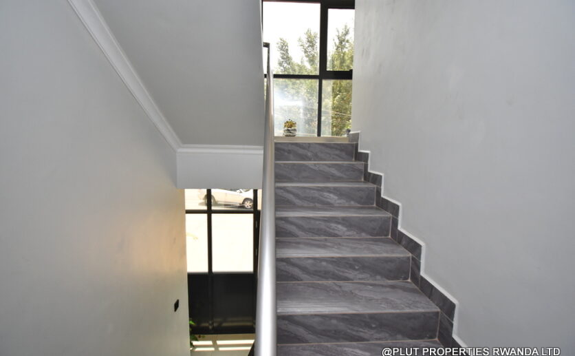 Beautiful gishushu apartment for sale plut properties (12)