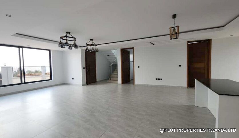 Beautiful house for rent in Rebero plut properties (1)