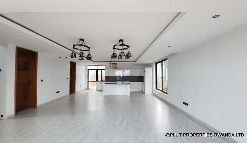 Beautiful house for rent in Rebero plut properties (12)