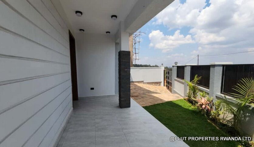 Beautiful house for rent in Rebero plut properties (14)