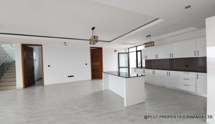 Beautiful house for rent in Rebero plut properties (20)