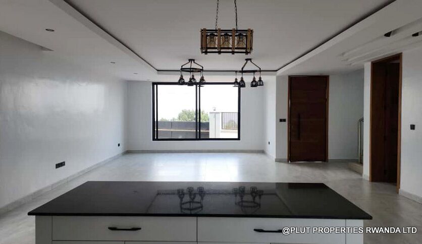 Beautiful house for rent in Rebero plut properties (6)