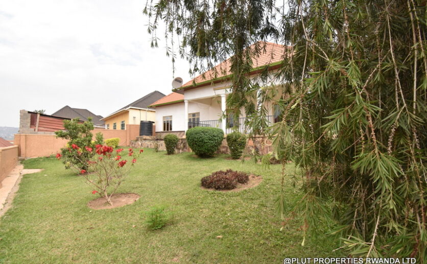 Big House for sale in Kibagabaga plut properties (3)