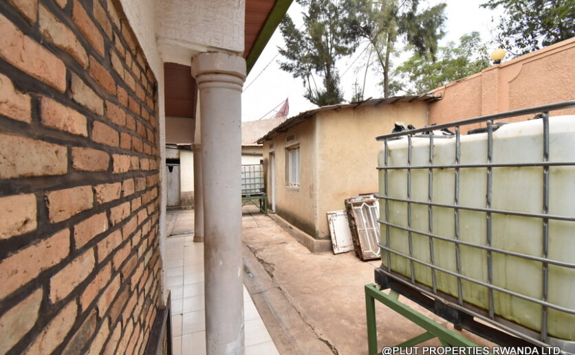 Big House for sale in Kibagabaga plut properties (5)