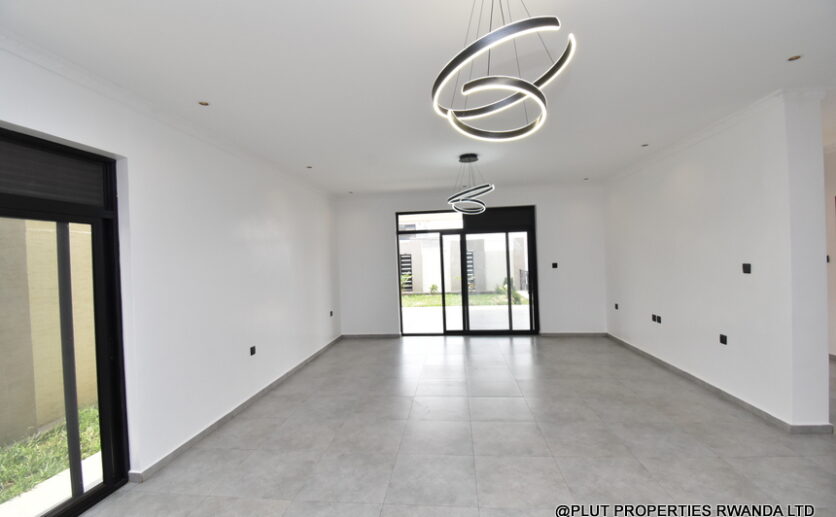 House for sale in Rebero plut properties (2)