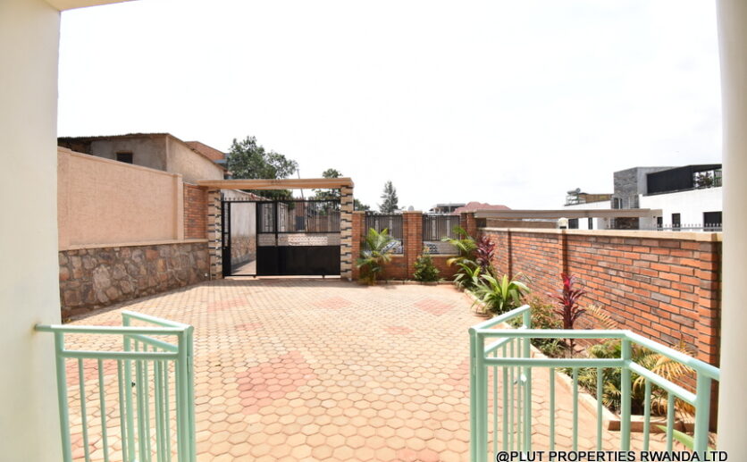 Kagugu Kigali house for sale plut properties (9)