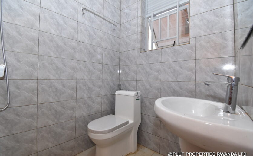 Unfurnished 2 storey house for rent in Kagugu plut properties (6)
