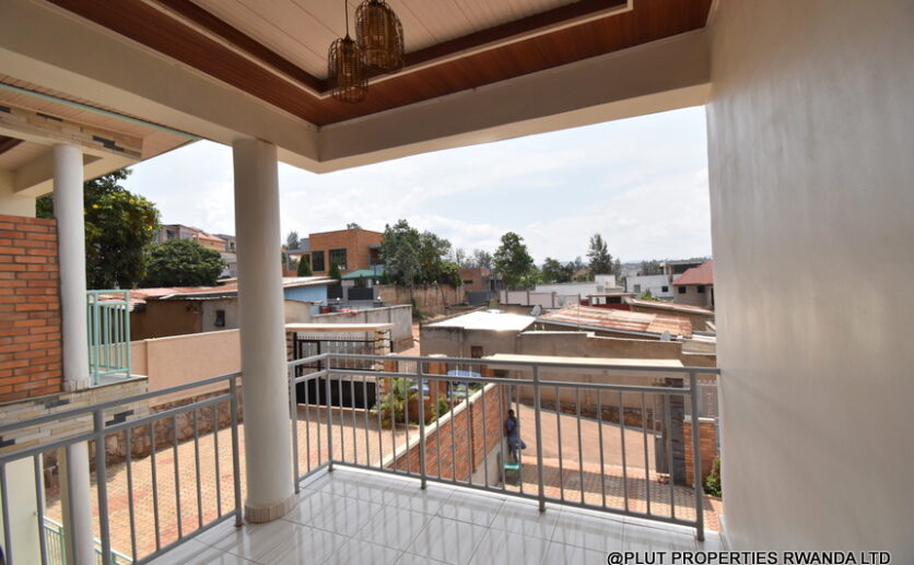 Unfurnished 2 storey house for rent in Kagugu plut properties (7)