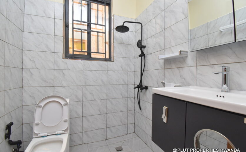 5 bedroom house in Kibagabaga Kigali plut properties (14)