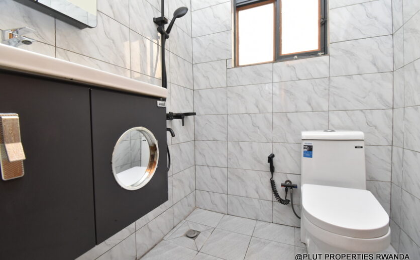 5 bedroom house in Kibagabaga Kigali plut properties (3)