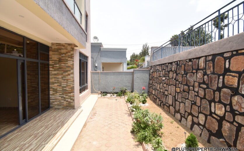 5 bedroom house in Kibagabaga Kigali plut properties (7)