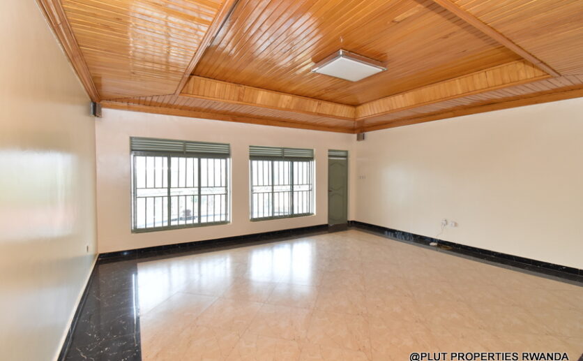 Big 8 bedroom house for rent plut properties (10)