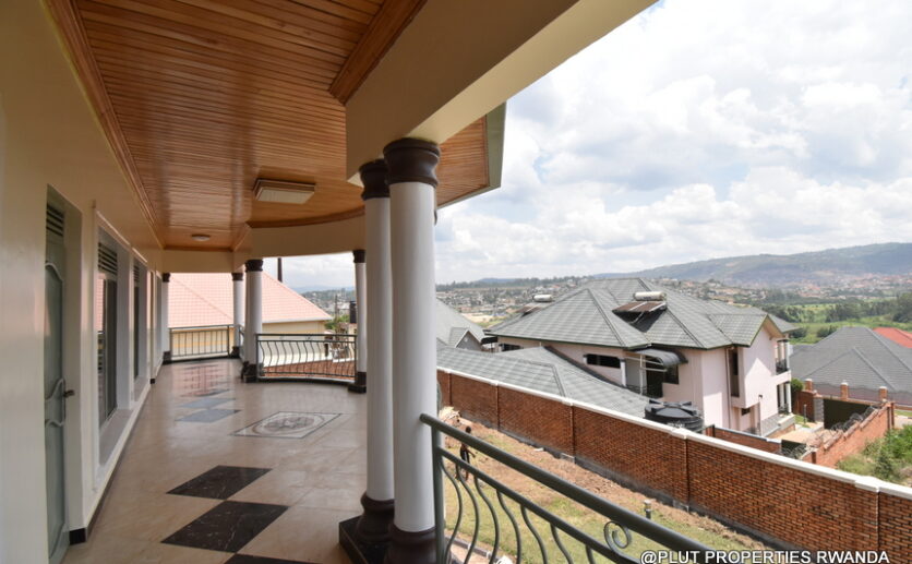 Big 8 bedroom house for rent plut properties (13)