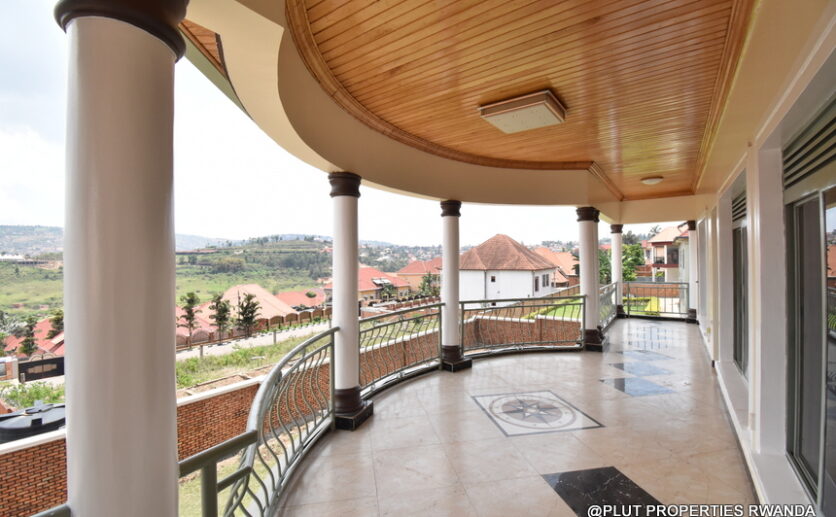 Big 8 bedroom house for rent plut properties (14)