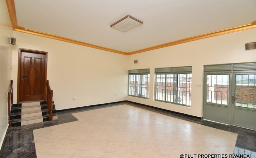 Big 8 bedroom house for rent plut properties (4)
