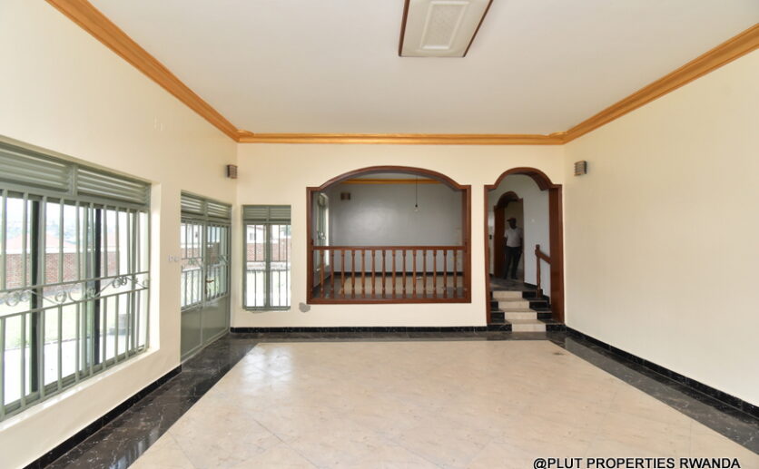 Big 8 bedroom house for rent plut properties (5)