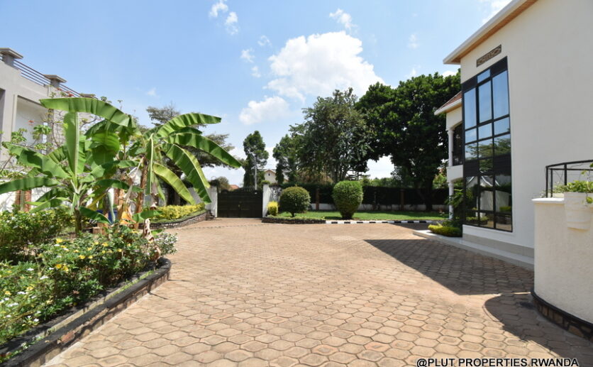 Unfurnished house for rent in Gacuriro plut properties (18)