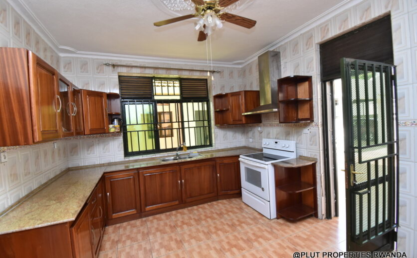 Unfurnished house for rent in Gacuriro plut properties (6)