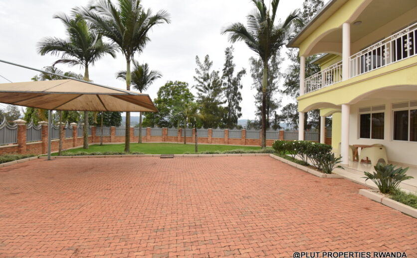 furnished 2 storey house for rent in Kibagabaga plut properties (9)