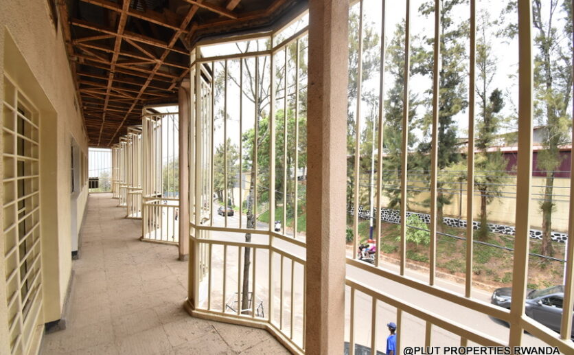 warehouse for rent in city center plut properties (10)