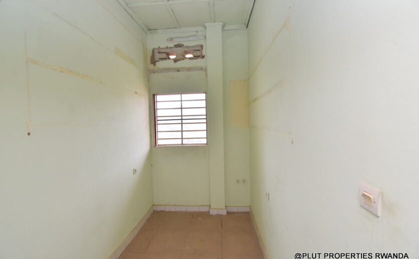 warehouse for rent in city center plut properties (12)