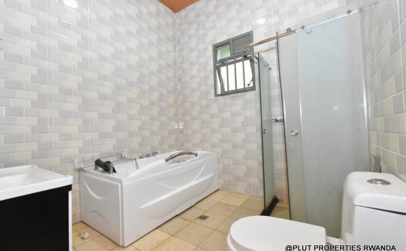 5 bedrooms house in Kibagabaga plut properties (9)